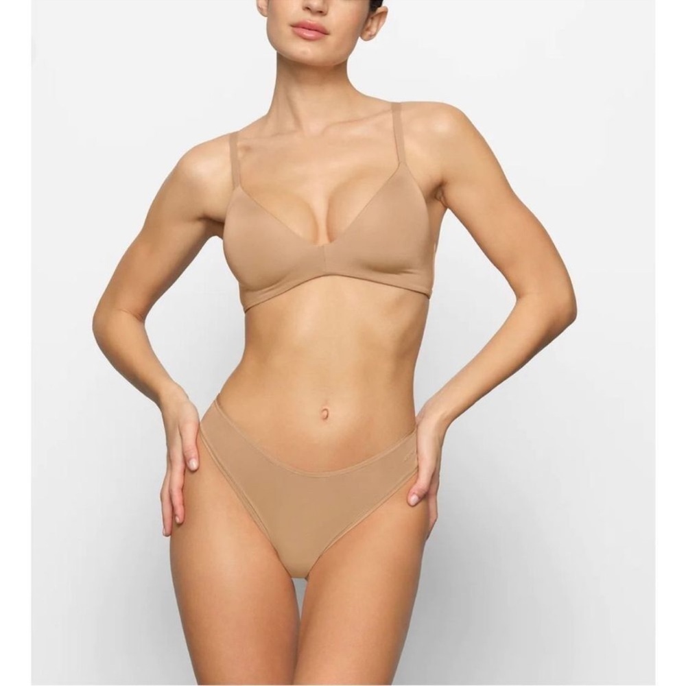 SKIMS Wireless Form T-Shirt Demi Ochre Size 32D NWT